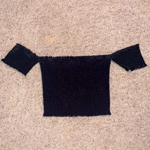 🐠2 for $16 Velvet Bozzolo off the shoulder Crop top - Picture 1 of 3
